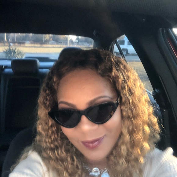 Meet your Posher, Tracy - Picture 1 of 1